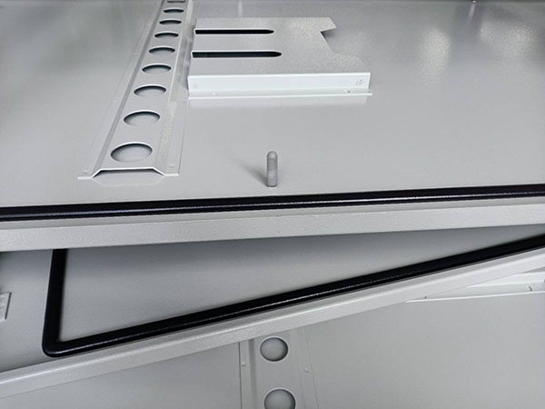 六(liu)代(dai)懸臂式常量數(shu)控(kong)密(mi)封(feng)塗膠(jiao)設(she)備(bei)