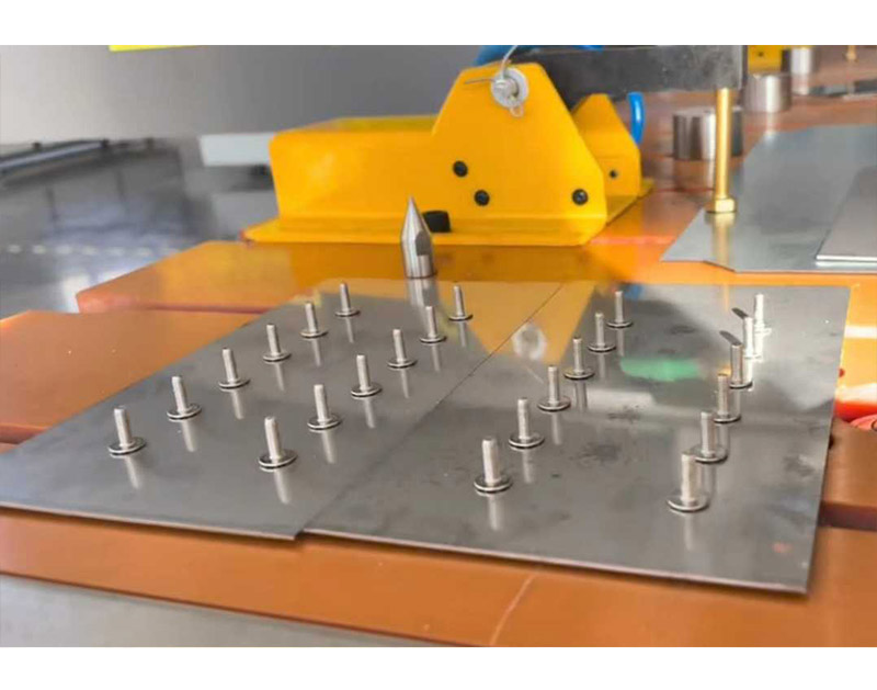 3015數控(kong)螺(luo)柱栽(zai)樁(zhuang)機