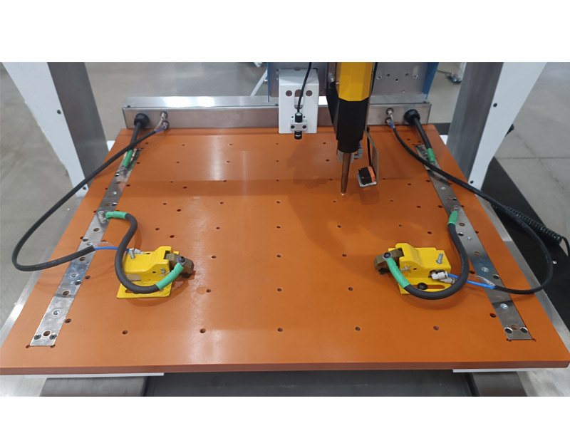 0505槕麵式(shi)栽釘機