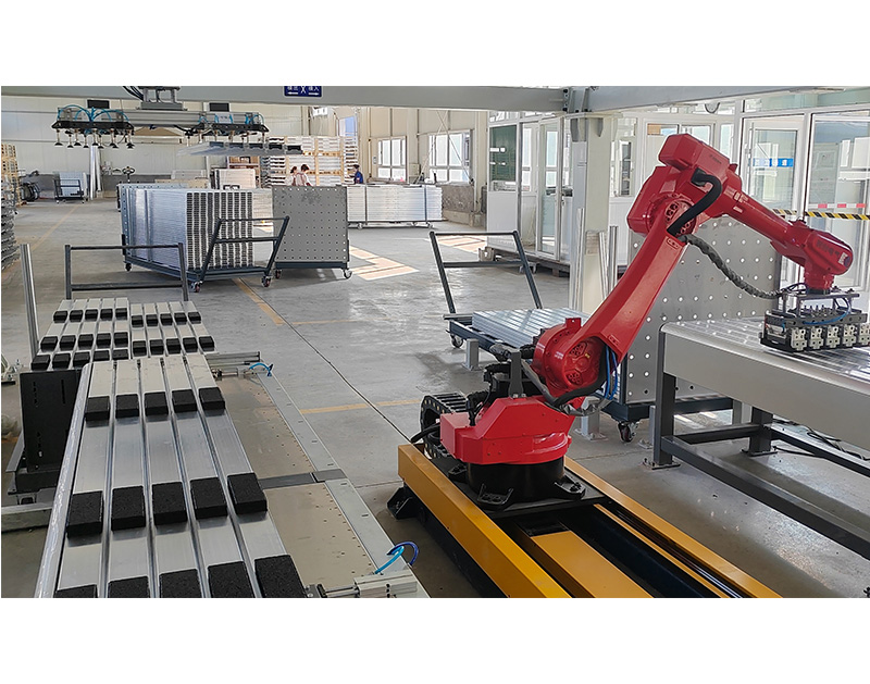 光(guang)伏鋁型(xing)材(cai)塗(tu)膠(jiao)機器人(ren)生産(chan)線